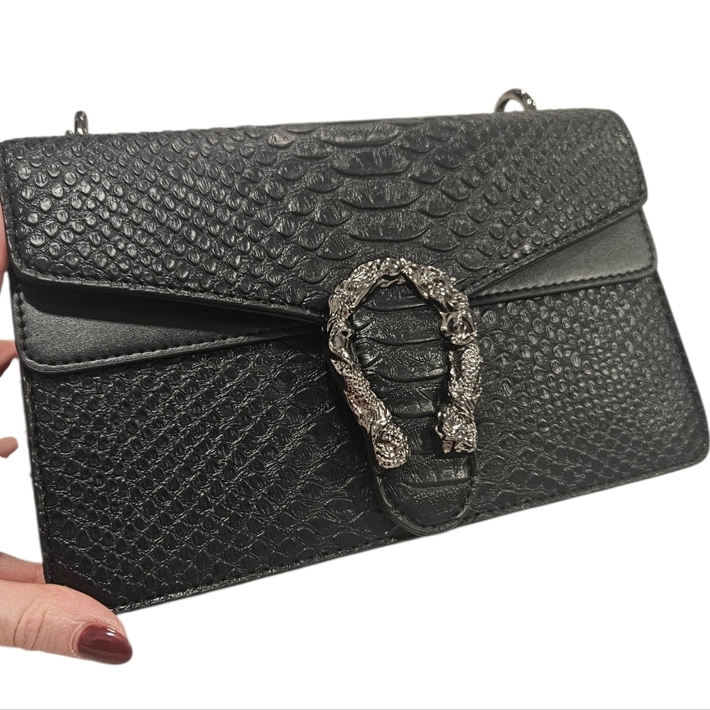 NEW Black Croc Embossed & Snake Detailed Closure With Gunmetal Hardware Bag - Picture 3 of 12